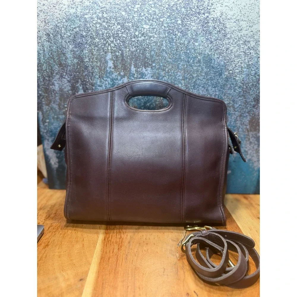 Coach 1996 Vintage Chocolate Brown Glovetanned Leather Zip Top Shopper